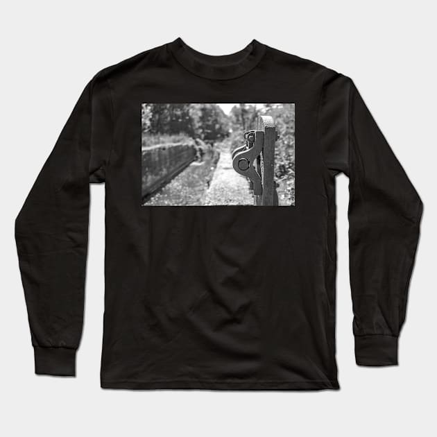 Metal lock gate raising mechanism on the Honing canal Long Sleeve T-Shirt by yackers1